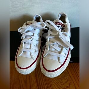 Unisex converse chuck taylors